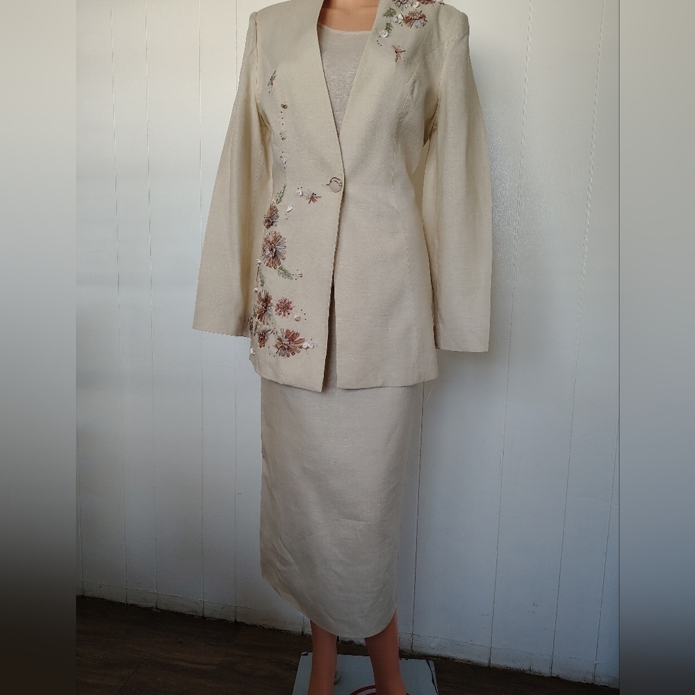 Louise Ricci Elegant Cream Floral Embroidered Suit Set Size 10